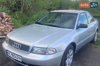 Седан Audi A4 1995 в Великих Мостах