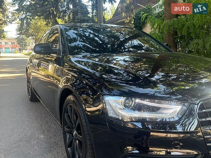 Седан Audi A4 2012 в Вінниці