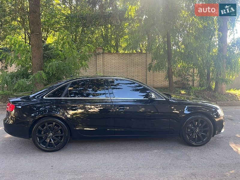 Седан Audi A4 2012 в Вінниці