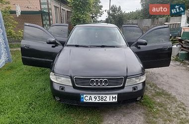 Седан Audi A4 1995 в Деньгах
