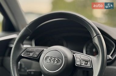 Седан Audi A4 2018 в Бурштині