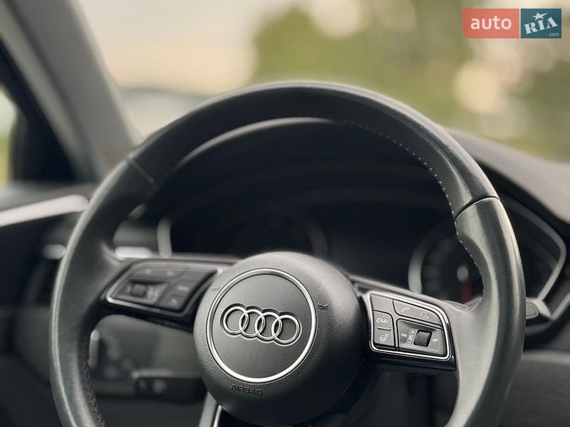 Седан Audi A4 2018 в Бурштині