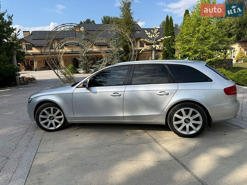 Універсал Audi A4 2010 в Жовкві