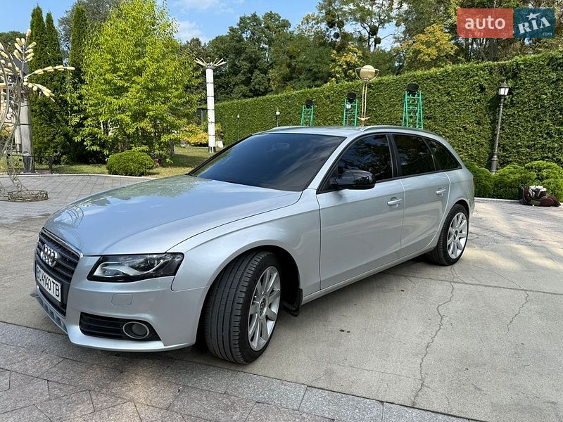 Універсал Audi A4 2010 в Жовкві