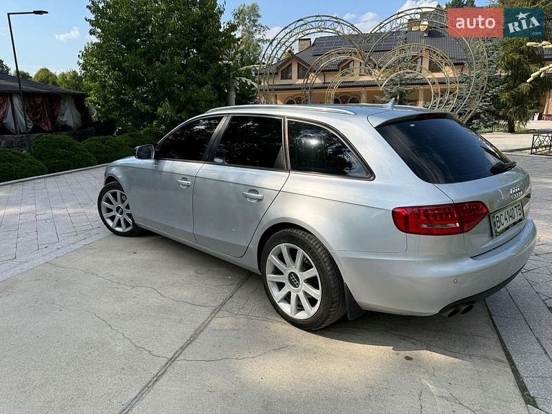Універсал Audi A4 2010 в Жовкві