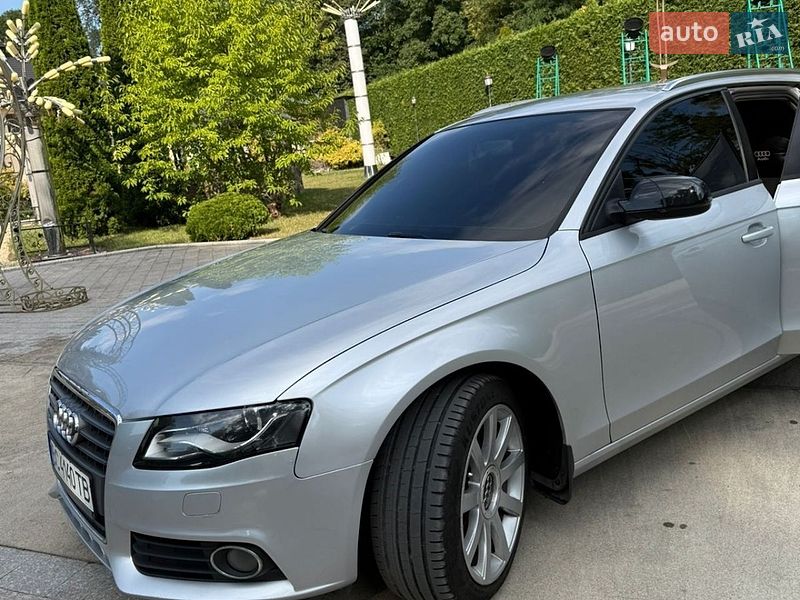 Універсал Audi A4 2010 в Жовкві