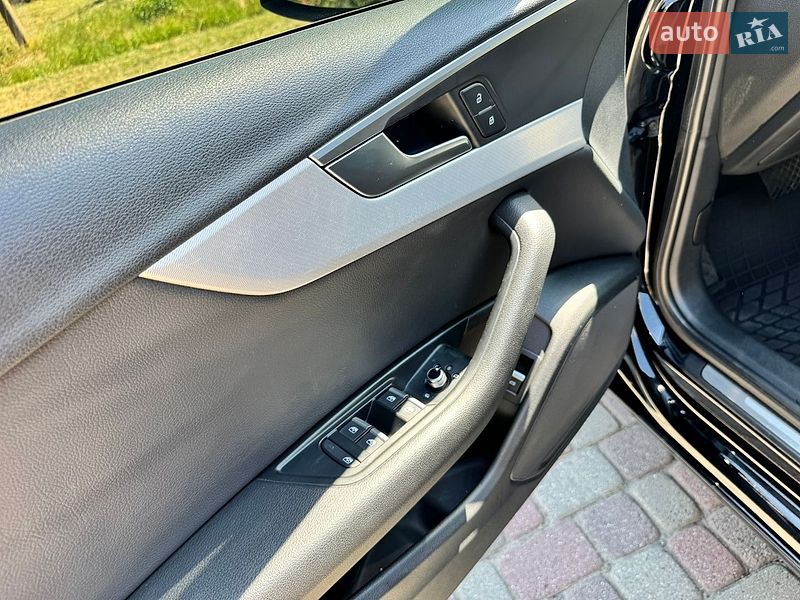 Седан Audi A4 2017 в Киеве