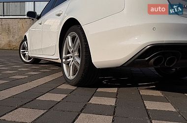 Седан Audi A4 2015 в Стрию