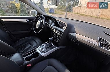 Седан Audi A4 2015 в Стрию