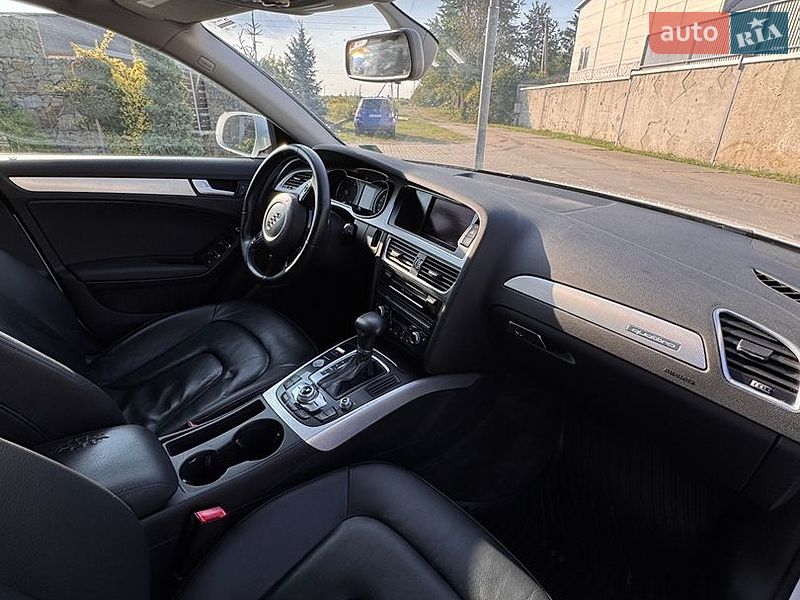 Седан Audi A4 2015 в Стрию