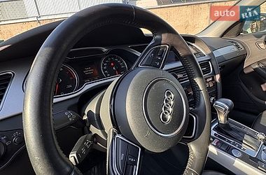 Седан Audi A4 2015 в Стрию