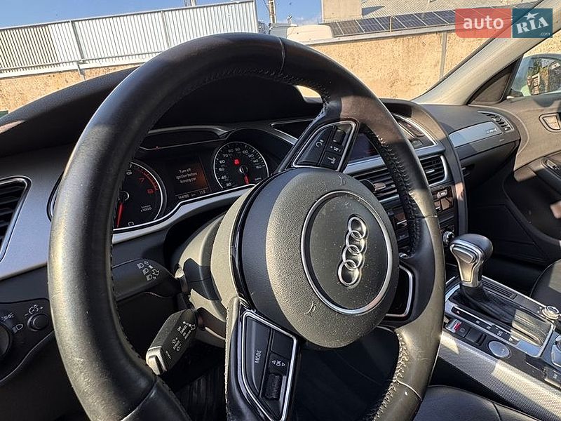 Седан Audi A4 2015 в Стрию