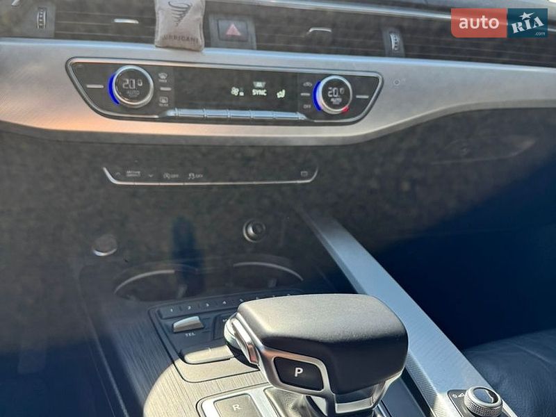 Седан Audi A4 2017 в Киеве