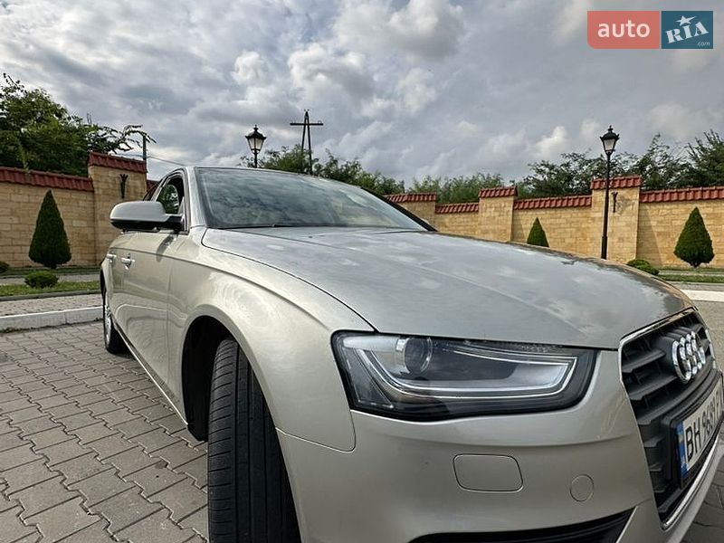 Седан Audi A4 2012 в Ізмаїлі