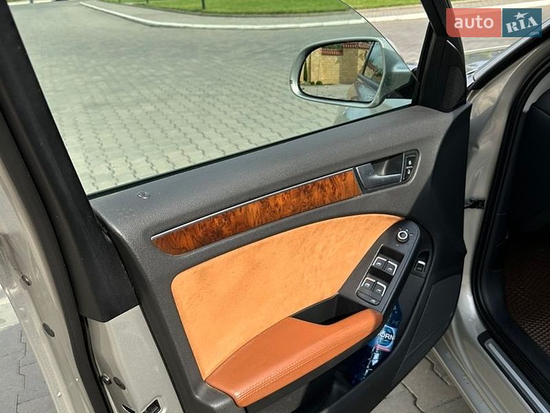 Седан Audi A4 2012 в Ізмаїлі