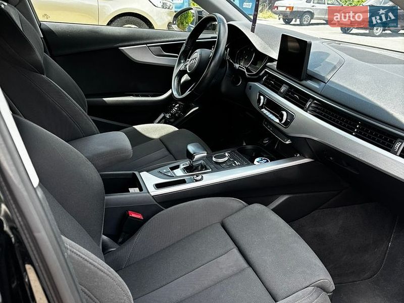 Універсал Audi A4 2018 в Ужгороді