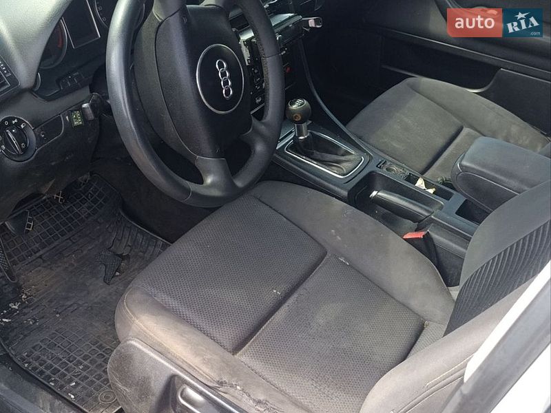 Седан Audi A4 2003 в Черновцах