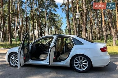 Седан Audi A4 2012 в Чернігові