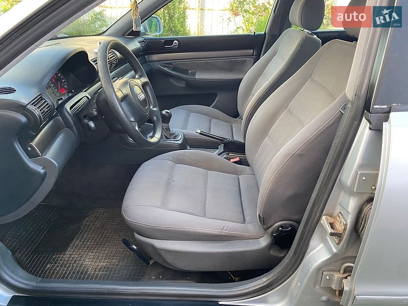 Универсал Audi A4 1998 в Рокитном