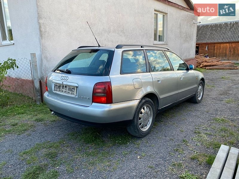 Универсал Audi A4 1998 в Рокитном