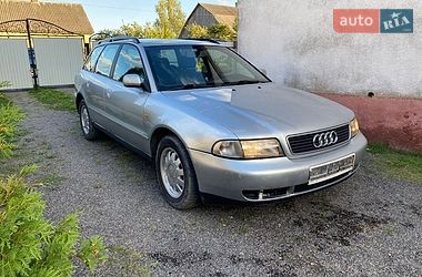 Универсал Audi A4 1998 в Рокитном