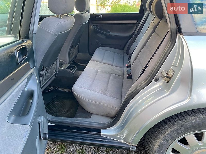 Универсал Audi A4 1998 в Рокитном
