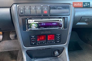 Универсал Audi A4 1998 в Рокитном
