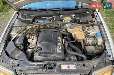 Универсал Audi A4 1998 в Рокитном