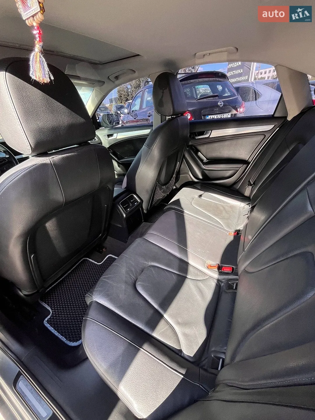 2010 Audi A4 - мініатюра 9