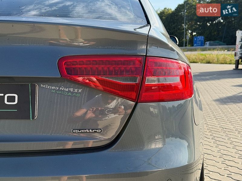 Седан Audi A4 2015 в Львові