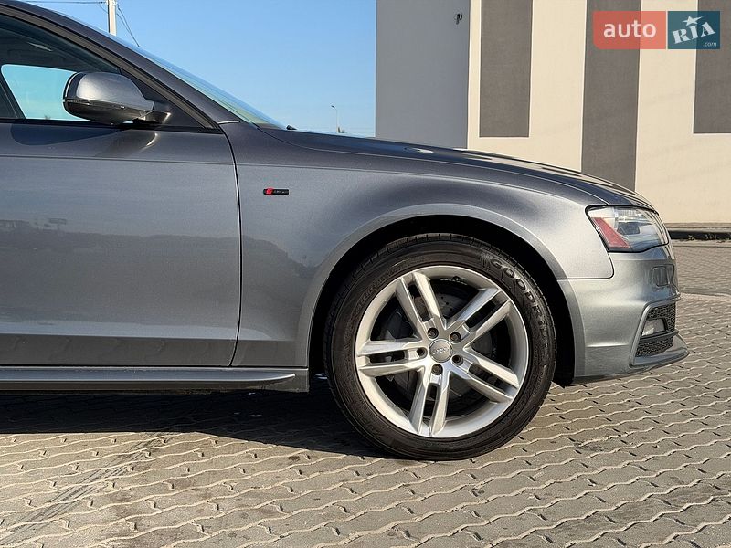 Седан Audi A4 2015 в Львові