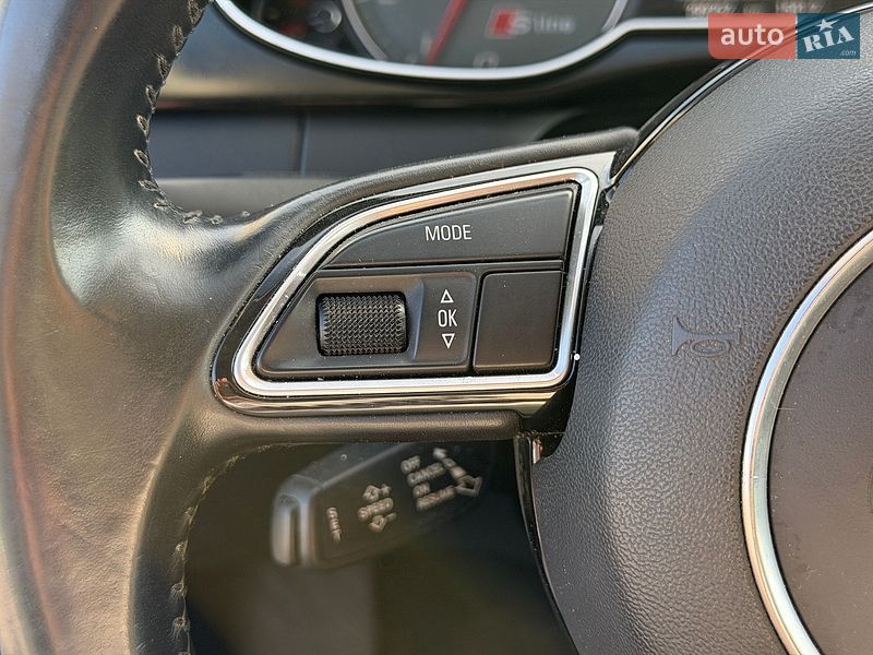 Седан Audi A4 2015 в Львові
