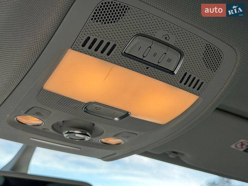 Седан Audi A4 2015 в Львові