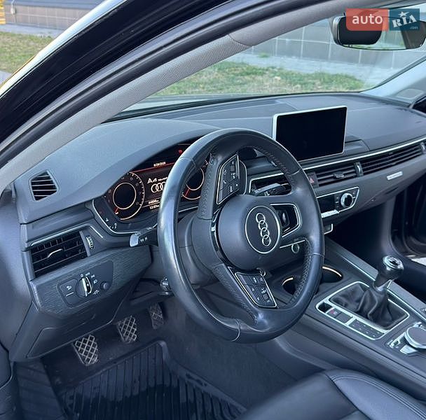 Седан Audi A4 2018 в Здолбунове