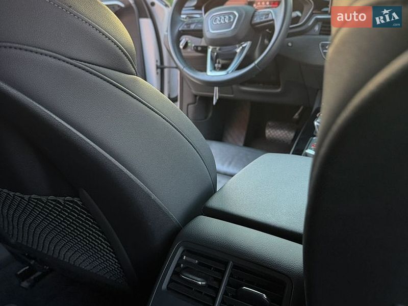 Седан Audi A4 2022 в Коломиї