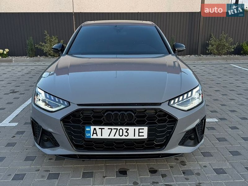 Седан Audi A4 2022 в Коломиї