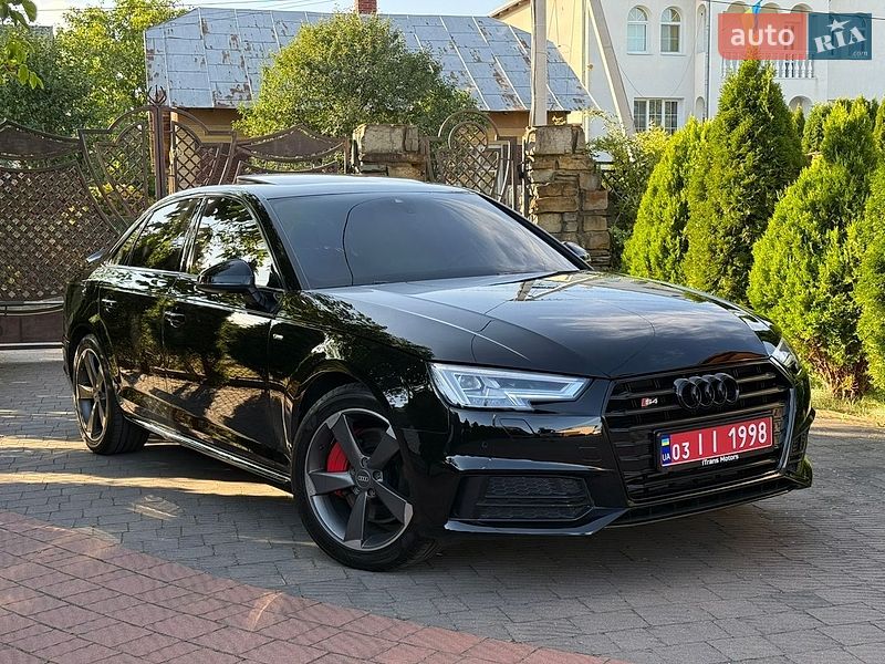 Седан Audi A4 2018 в Стрые