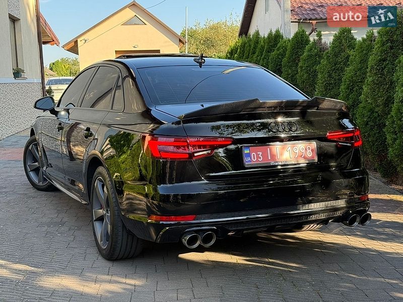 Седан Audi A4 2018 в Стрые