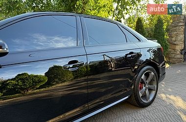 Седан Audi A4 2018 в Стрию