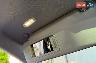 Седан Audi A4 2018 в Стрию