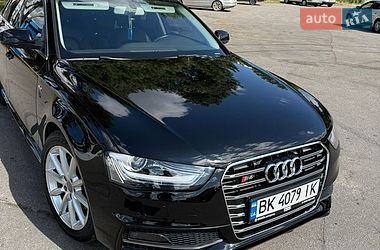 Седан Audi A4 2015 в Вараші