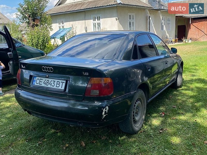 Седан Audi A4 1996 в Іспасі