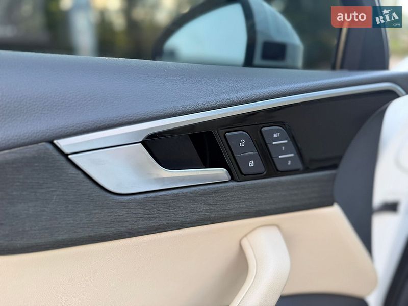 Седан Audi A4 2020 в Киеве