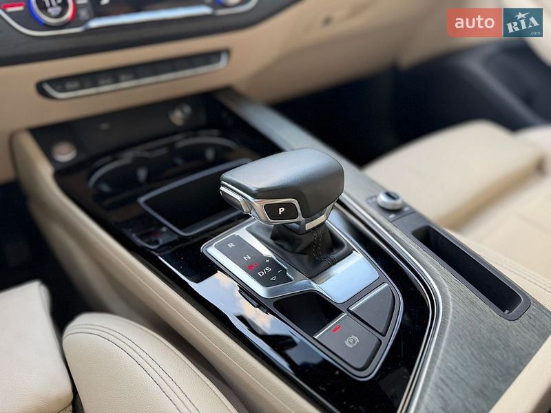 Седан Audi A4 2020 в Киеве