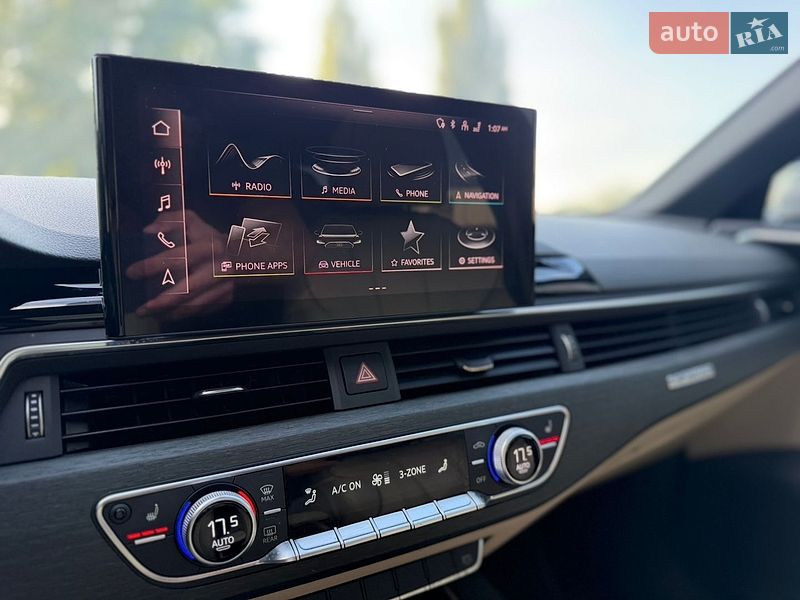 Седан Audi A4 2020 в Киеве