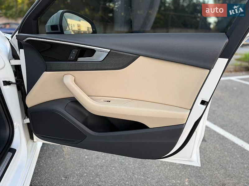 Седан Audi A4 2020 в Киеве