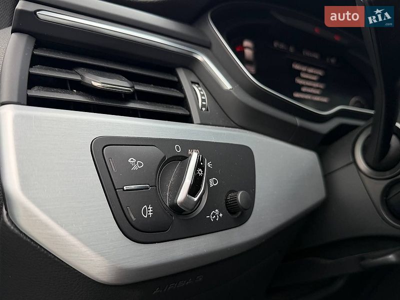 Седан Audi A4 2016 в Львові