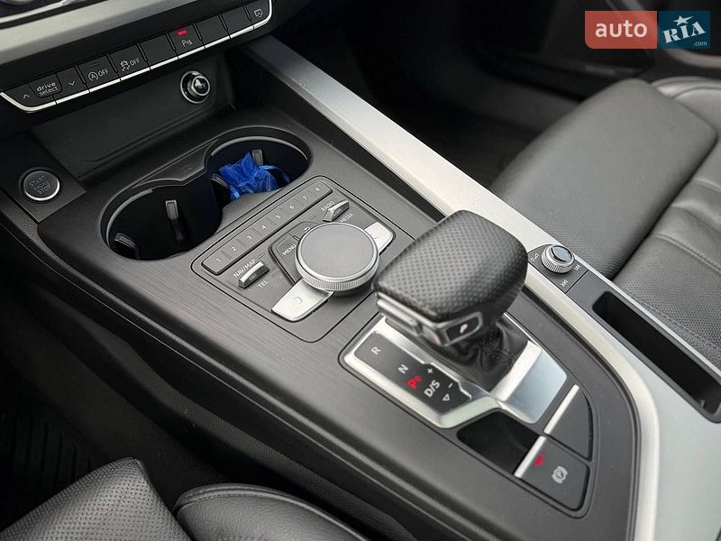 Седан Audi A4 2016 в Львові