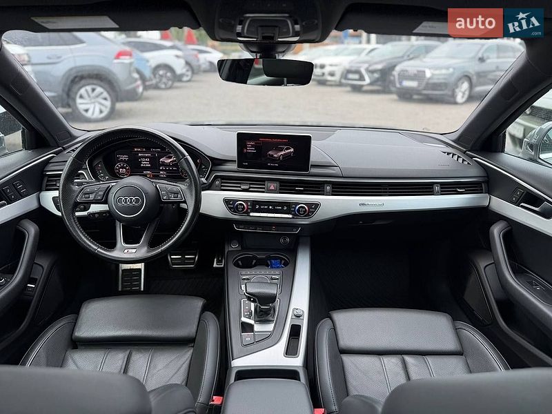 Седан Audi A4 2016 в Львові