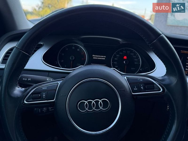 Седан Audi A4 2015 в Самборе